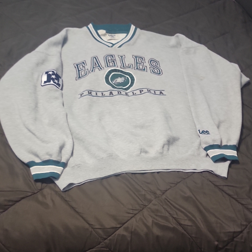 Lee Gray Eagles Sweatshirt with Green Accents